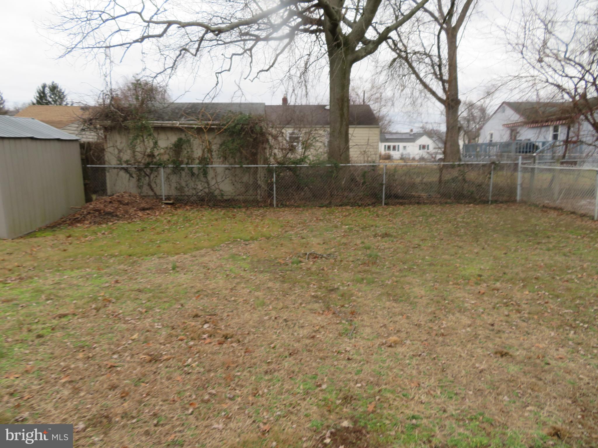 613 Manor Road Beverly, NJ 08010 - Photo 3 of 19 Gallery Image 3