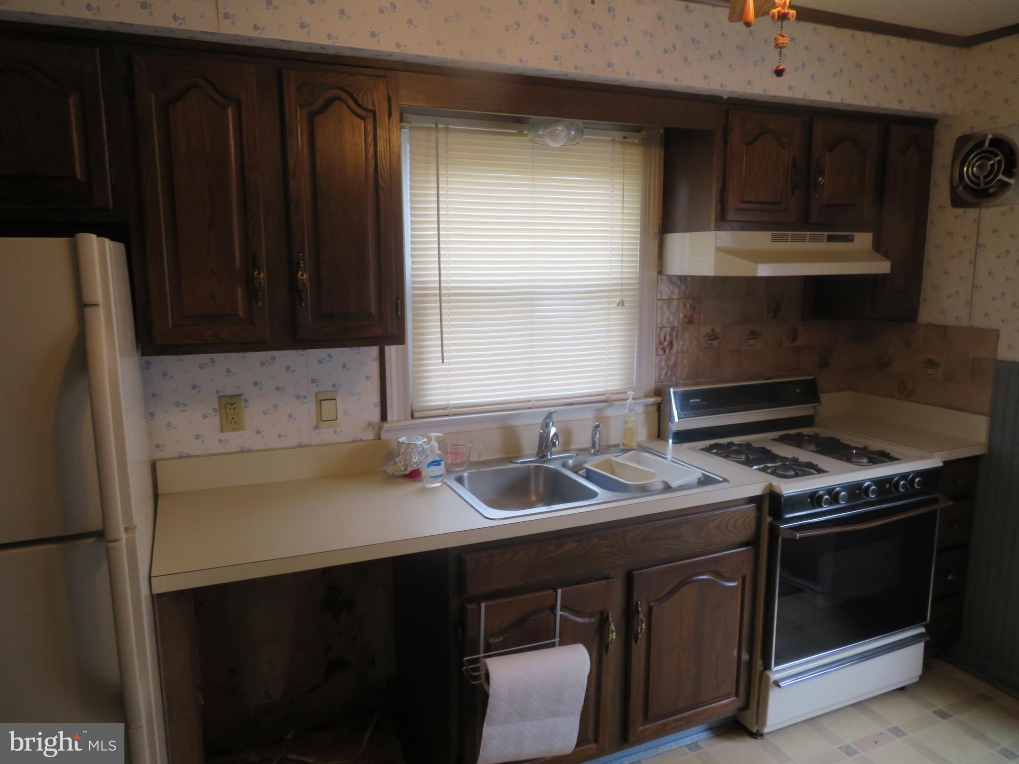613 Manor Road Beverly, NJ 08010 - Photo 5 of 19 Gallery Image 5