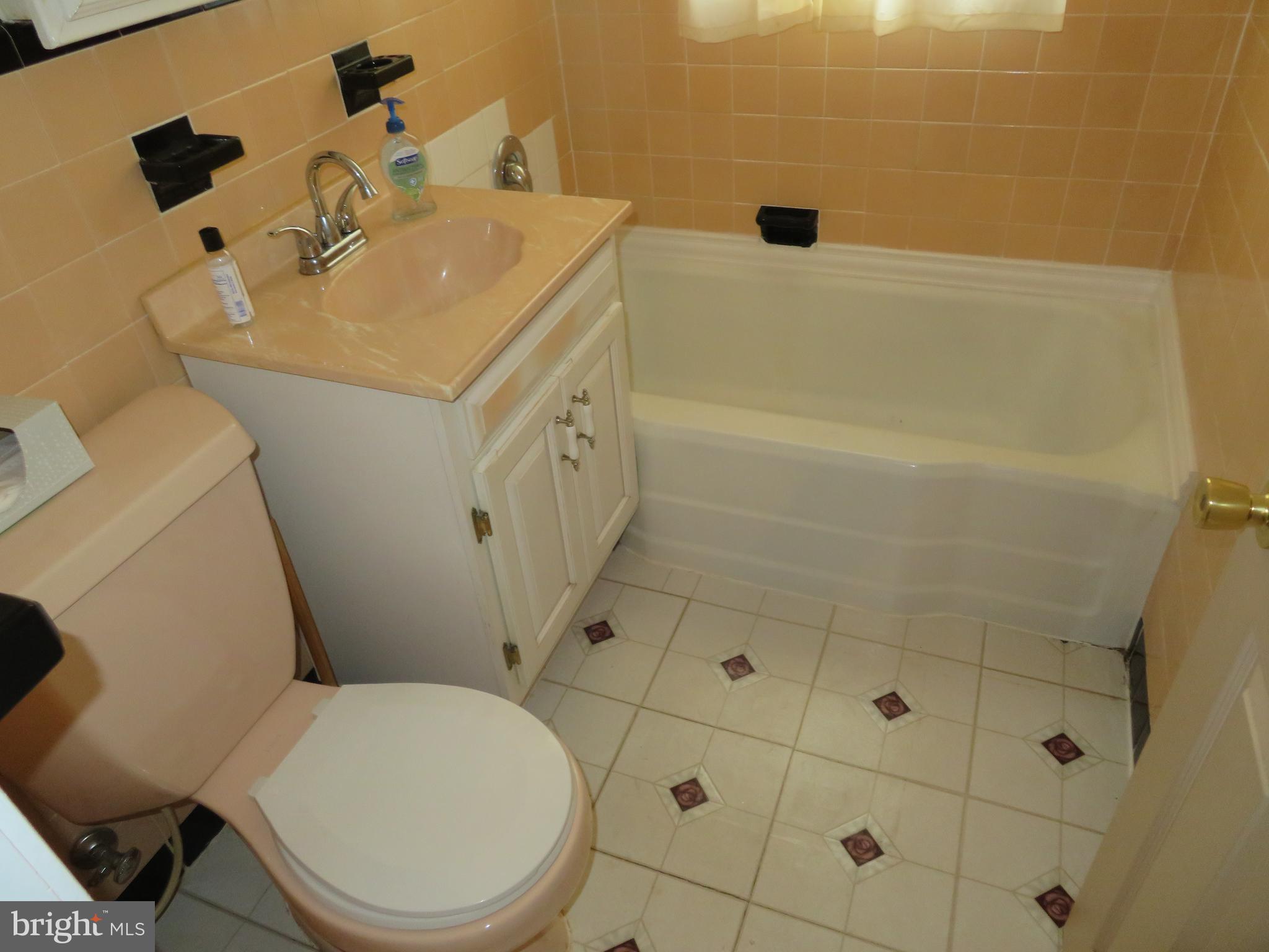 613 Manor Road Beverly, NJ 08010 - Photo 9 of 19 Gallery Image 9