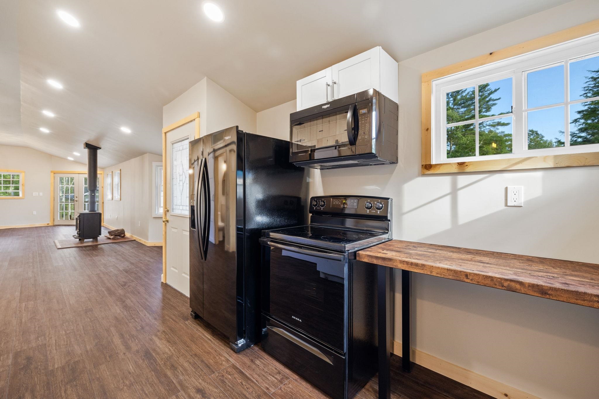 7 Ferndale Road Raymond, NH 03077 - Photo 4 of 49 Gallery Image 4