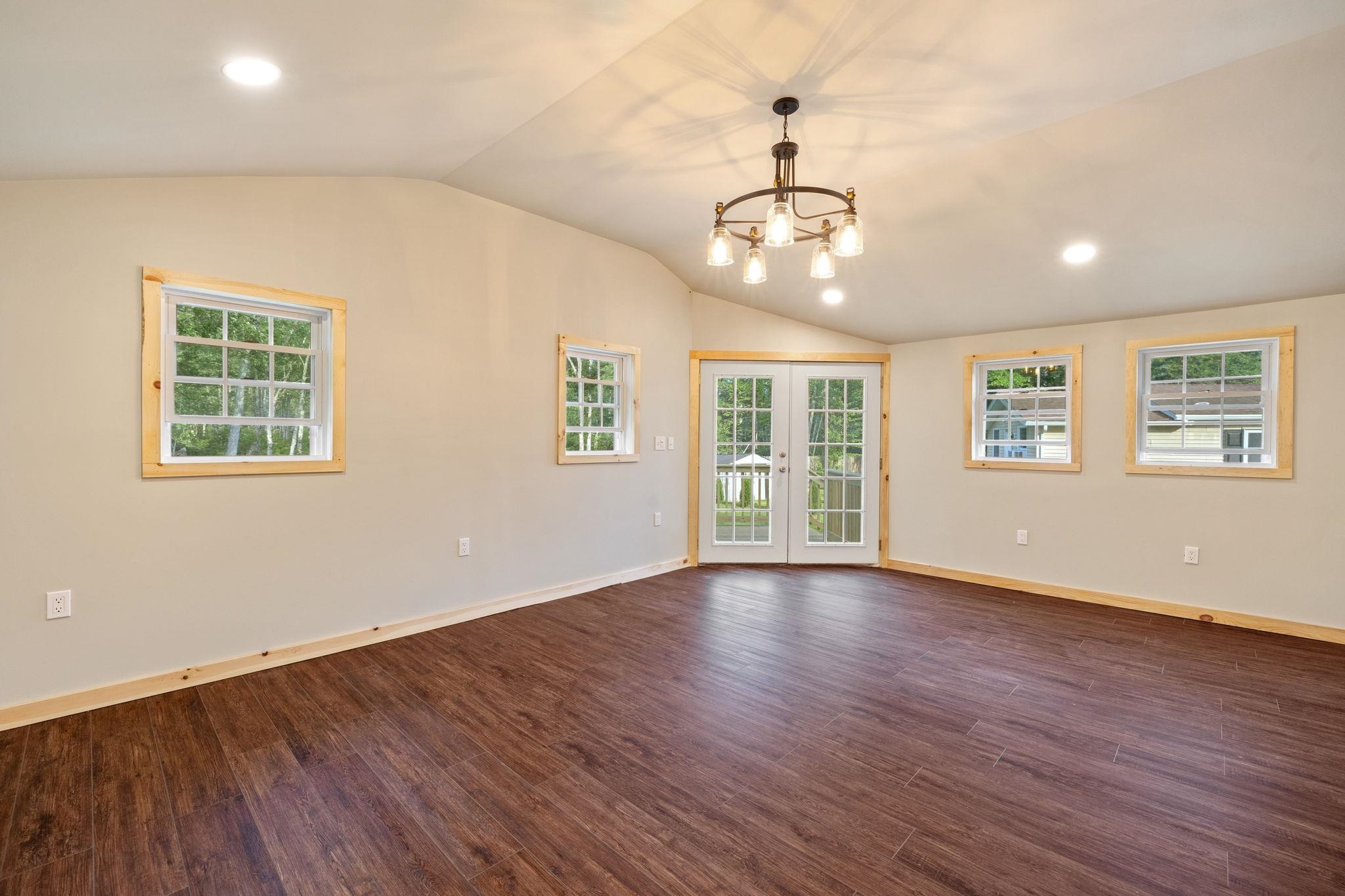 7 Ferndale Road Raymond, NH 03077 - Photo 7 of 49 Gallery Image 7