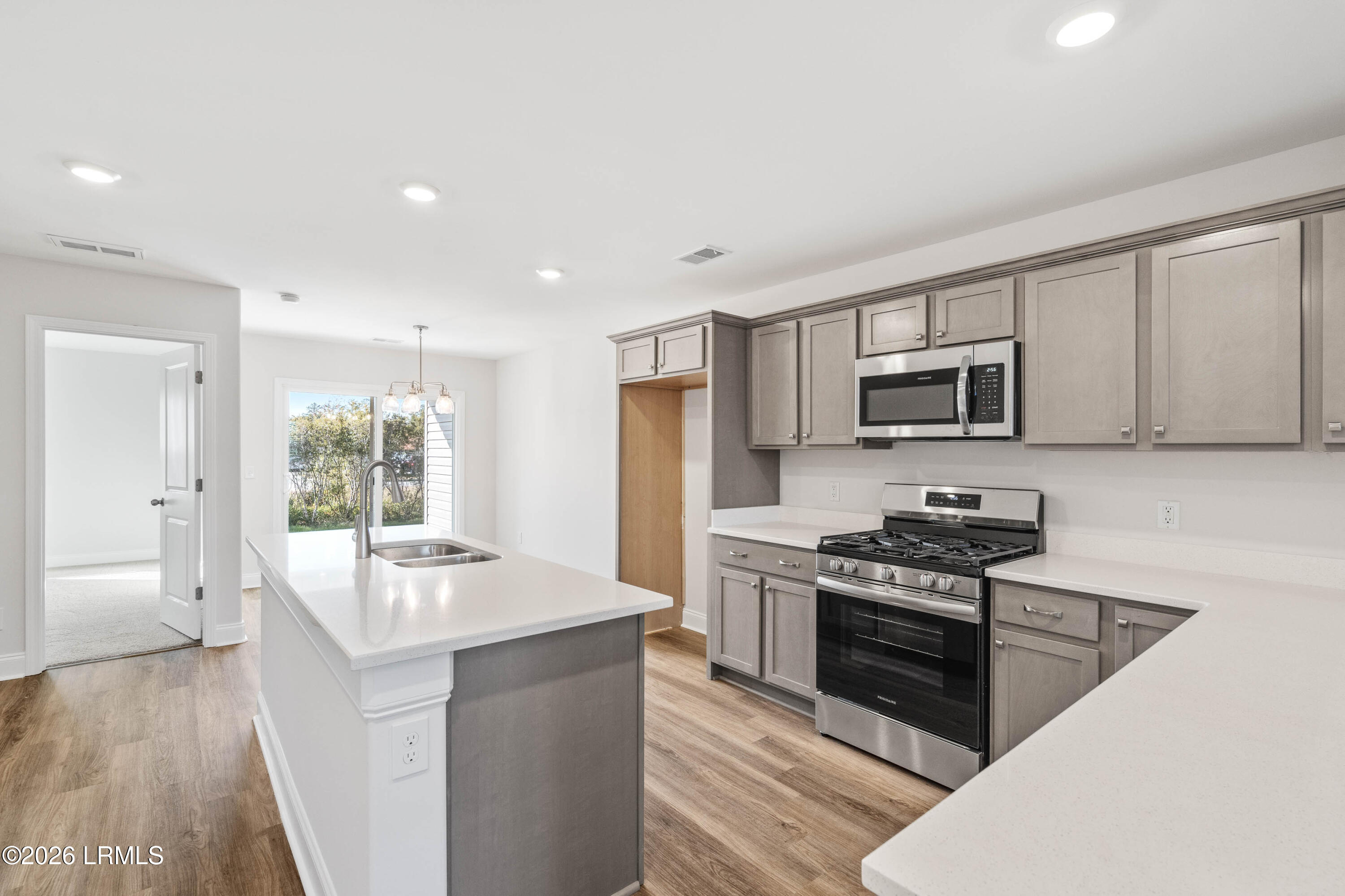 595 Royal Road Hardeeville, SC 29927 - Photo 12 of 34 595 Royal Oaks-7