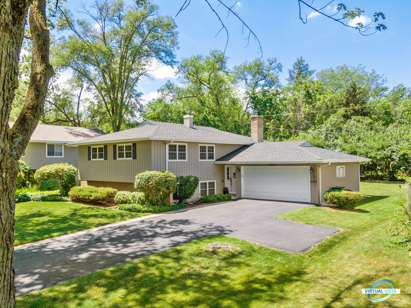 26W570 Jewell Road Winfield, IL 60190 - Photo 2 of 31