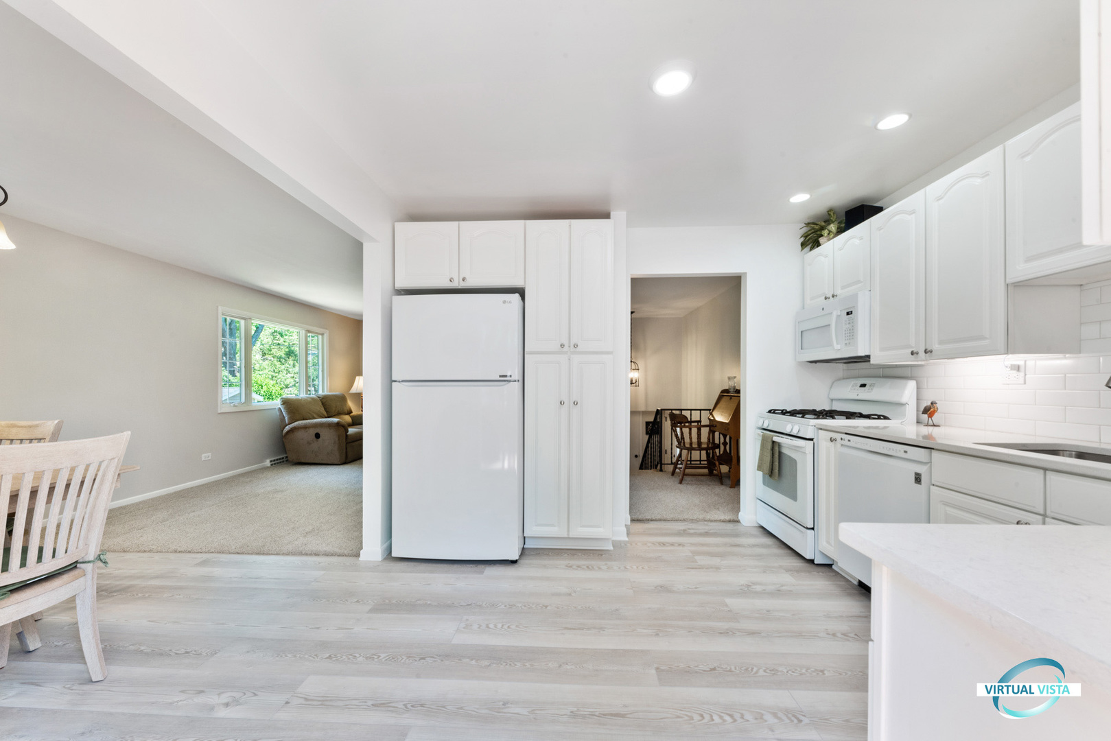 26W570 Jewell Road Winfield, IL 60190 - Photo 7 of 31
