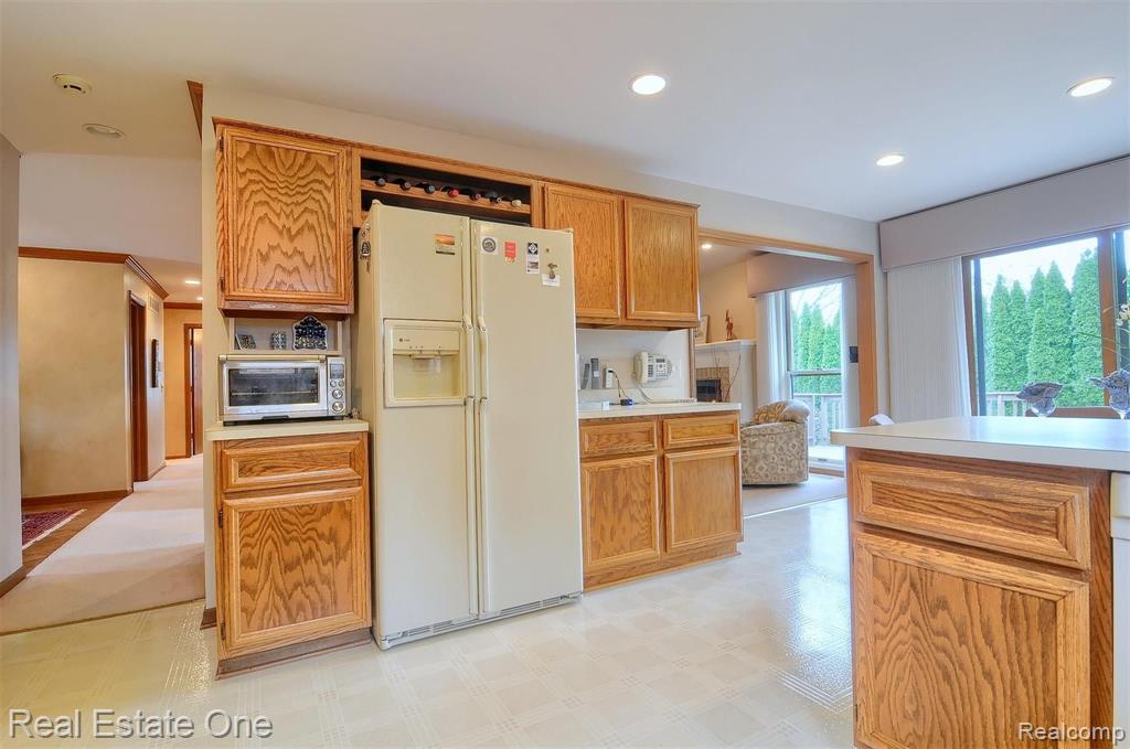 561 Kentucky Drive Rochester Hills, MI 48307 - Photo 7 of 23