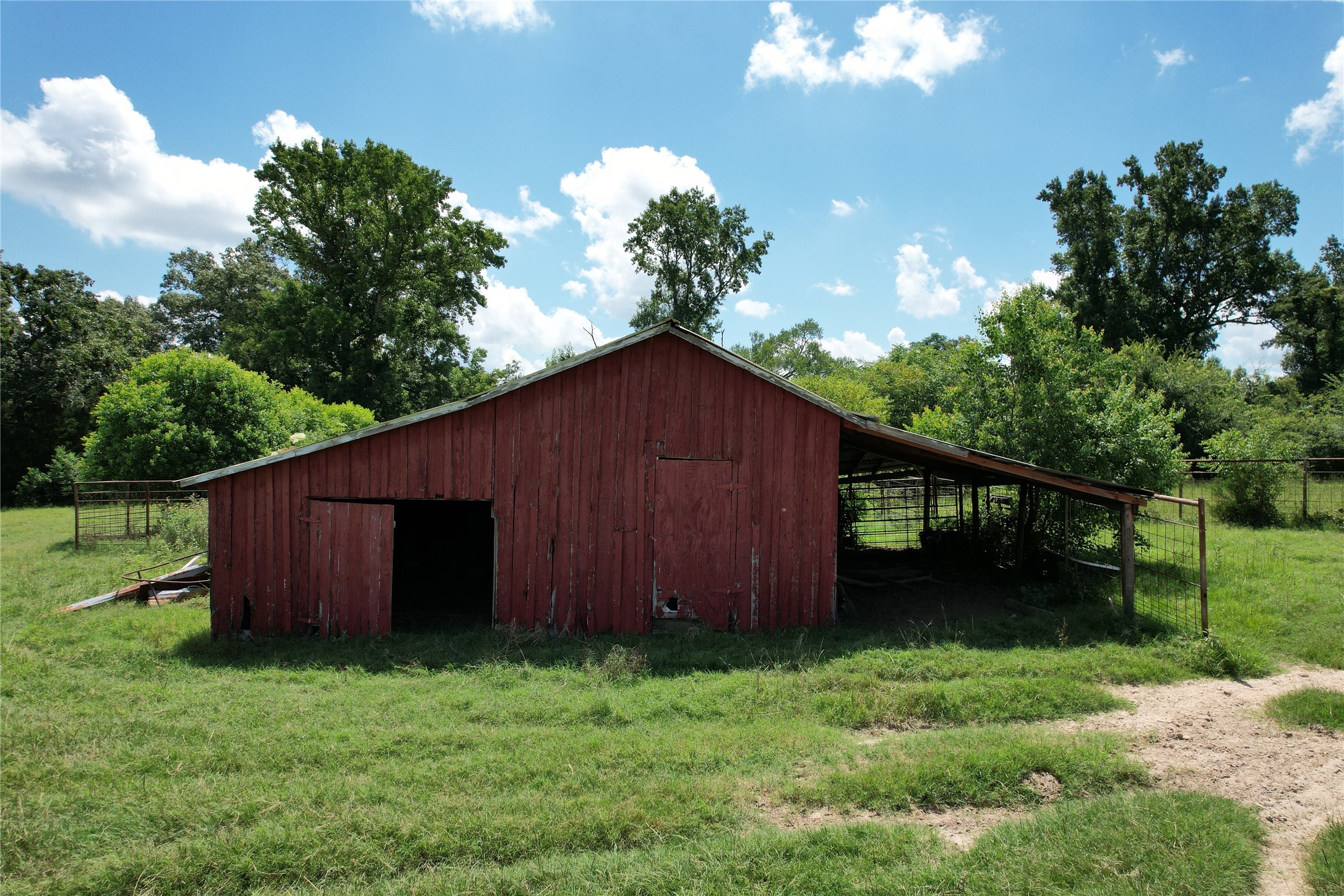 219 An County Road 185 Elkhart, TX 75839 - Photo 10 of 36 a house view with a garden space
