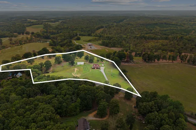 $599,900 | 8590 Poplar Grove Road, McEwen, TN 37101