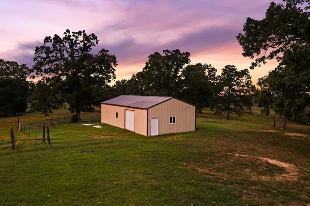 $599,900 | 8590 Poplar Grove Road, McEwen, TN 37101