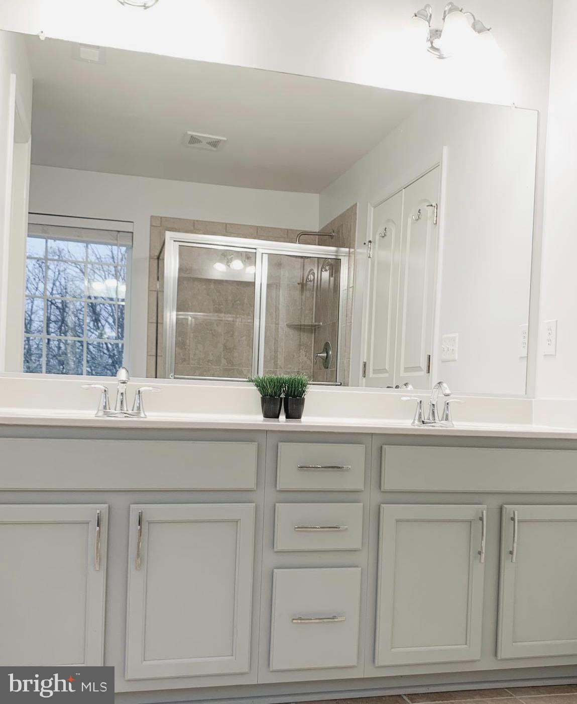 22654 Flowing Spring Square Brambleton, VA 20148 - Photo 16 of 38 Gallery Image 16