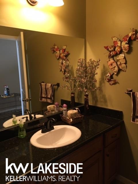 21427 Raintree Drive Macomb, MI 48044 - Photo 24 of 25 31291583-26.JPG