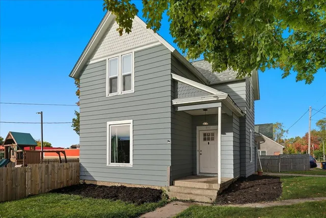 $229,000 | 137 North Oak Street, Ellsworth, WI 54011