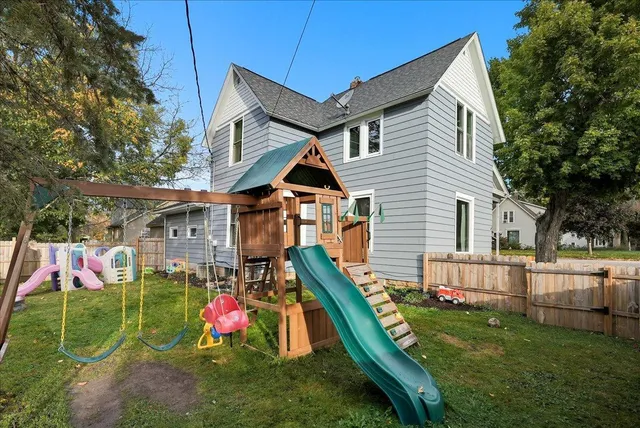 $229,000 | 137 North Oak Street, Ellsworth, WI 54011