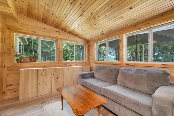 $450,000 | 30 Knox Mountain Road, Ossipee, NH 03814