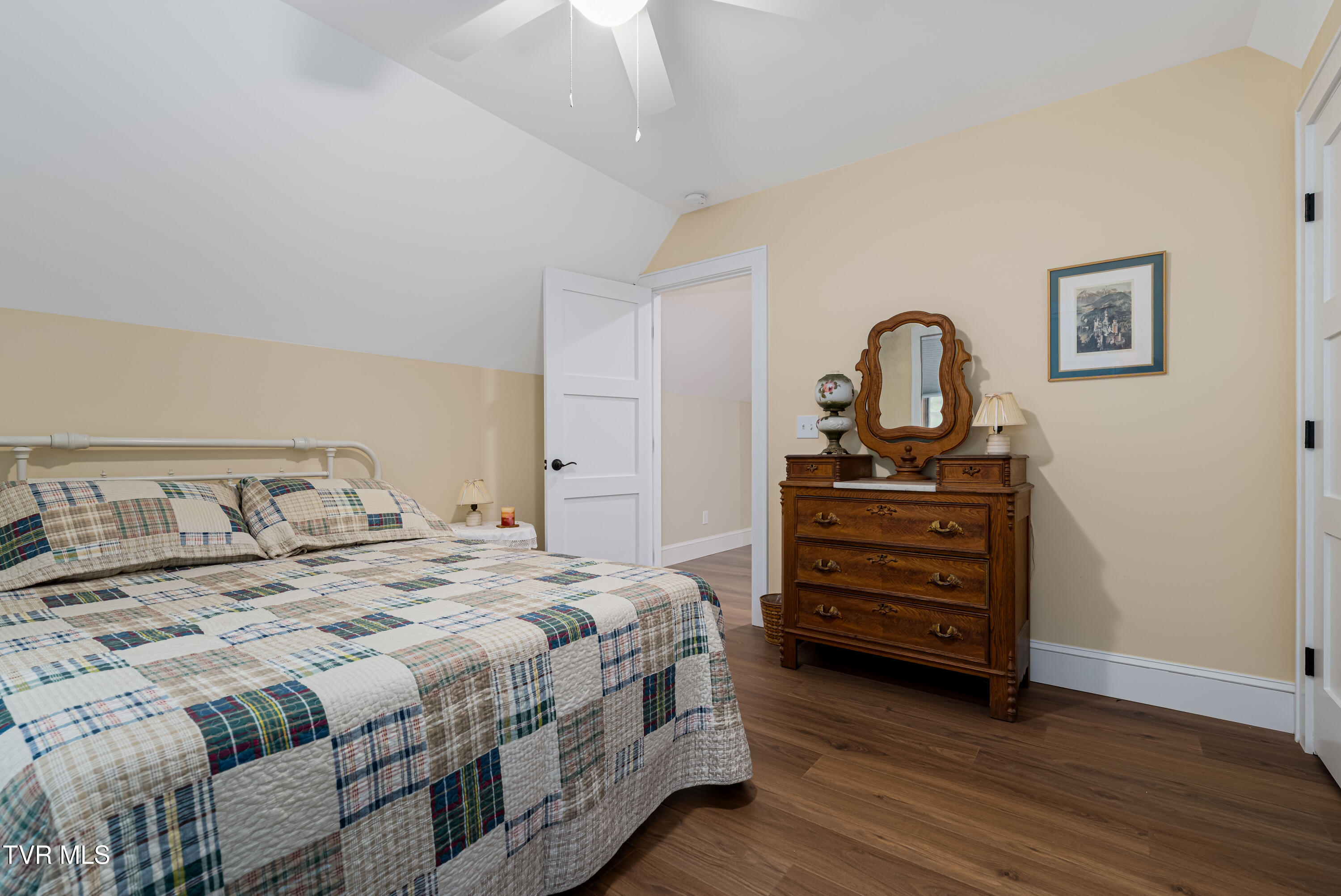 175 Lakeside Drive Butler, TN 37640 - Photo 33 of 102 175 Lakeside Dr (104 of 117)