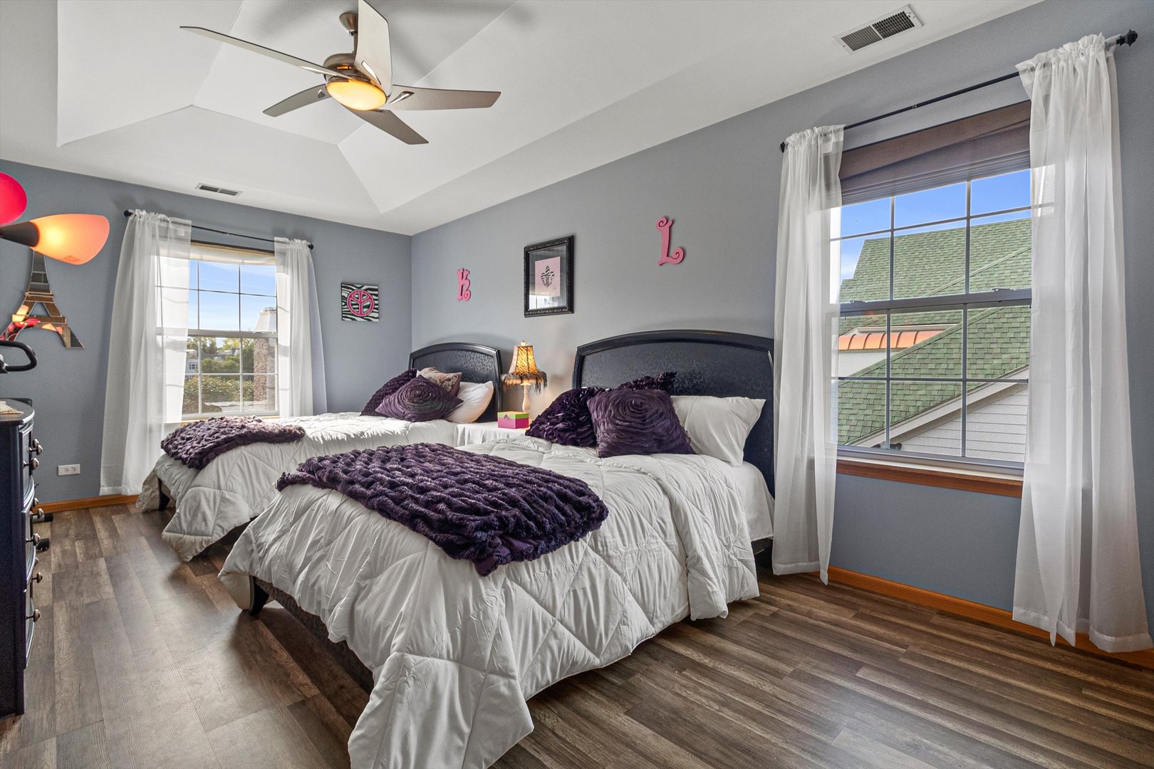 410 Bay Tree Circle Vernon Hills, IL 60061 - Photo 19 of 28 a bedroom with a bed and window