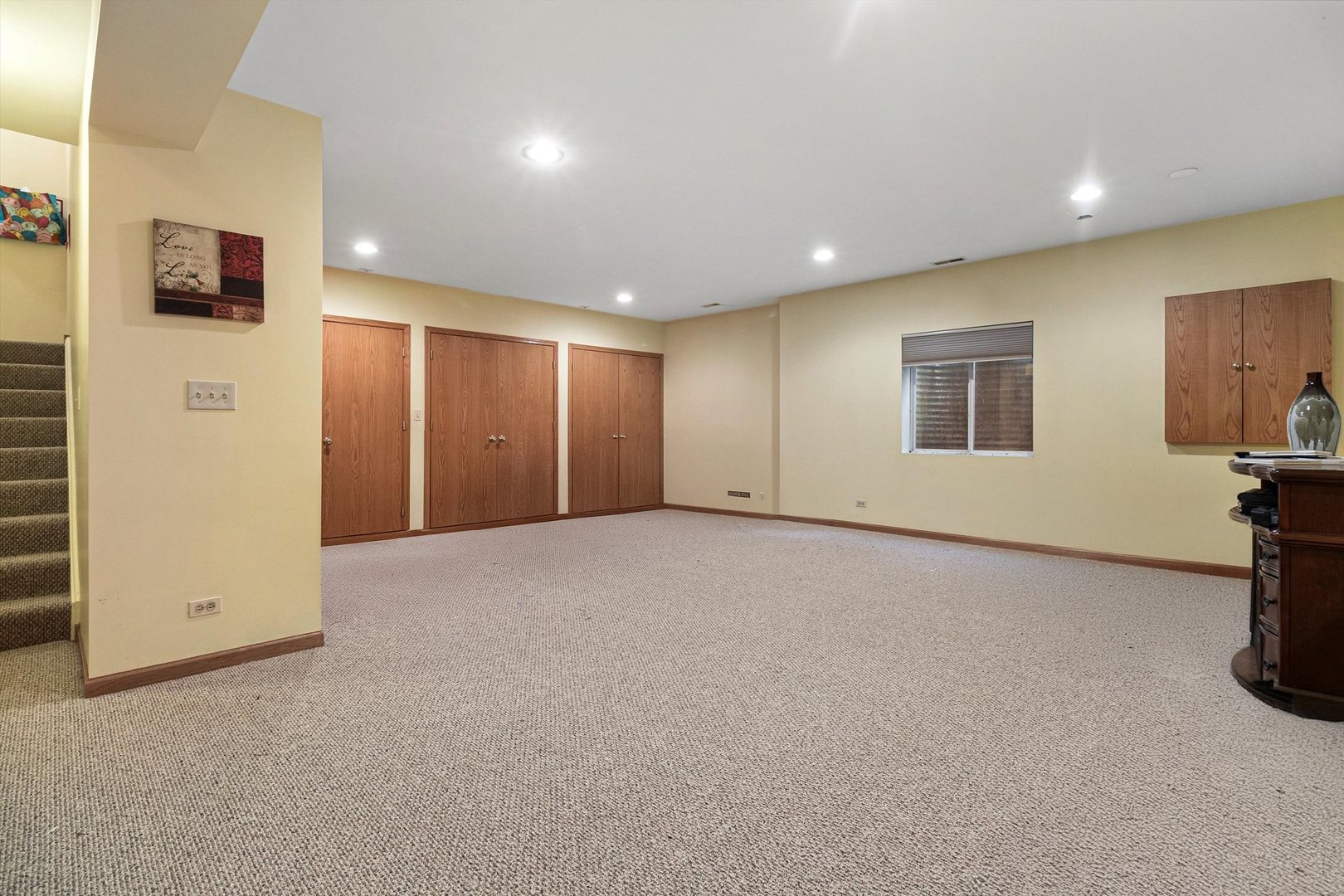 410 Bay Tree Circle Vernon Hills, IL 60061 - Photo 22 of 28 a view of an empty room with a window
