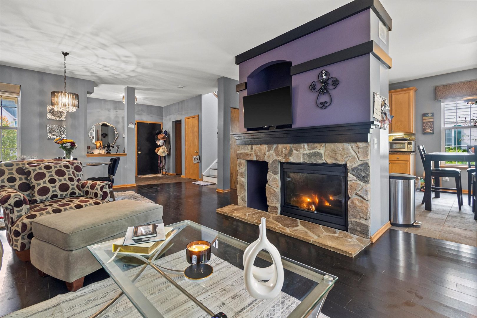 410 Bay Tree Circle Vernon Hills, IL 60061 - Photo 3 of 28 a living room with furniture and a fireplace