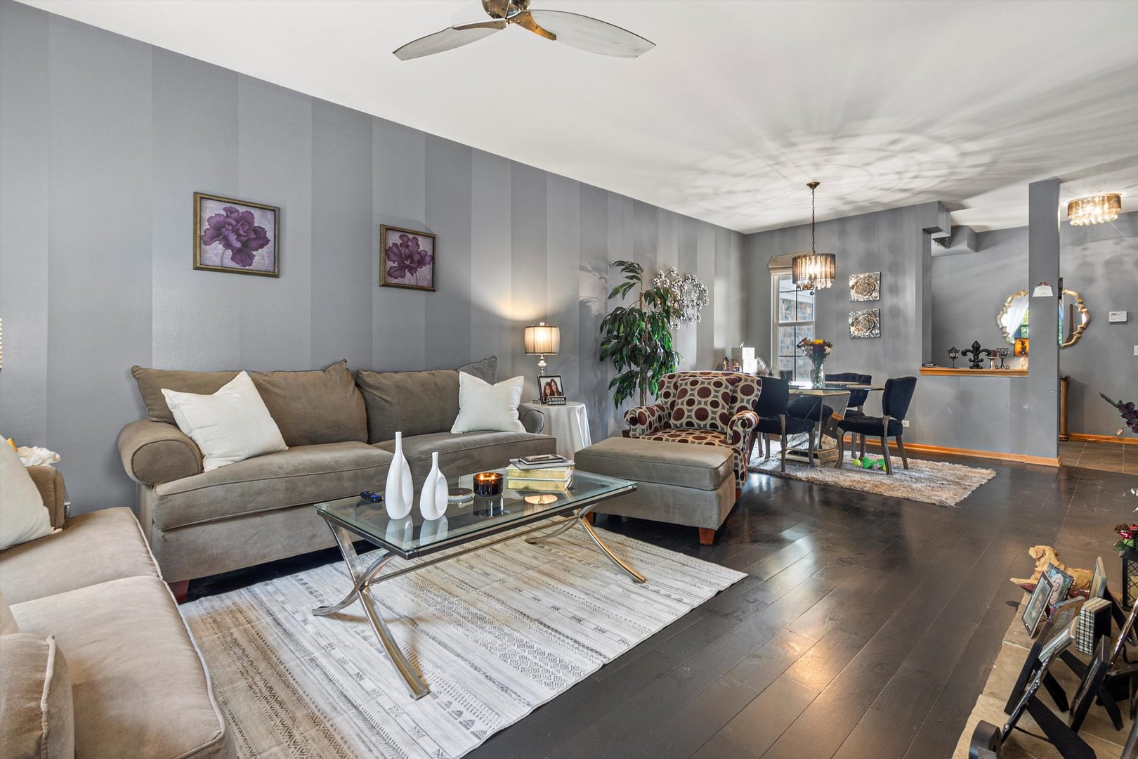 410 Bay Tree Circle Vernon Hills, IL 60061 - Photo 4 of 28 a living room with furniture and wooden floor