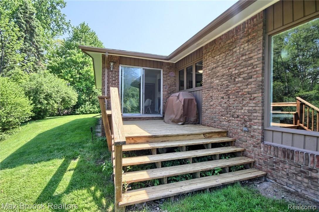 4560 Brightmore Road Bloomfield Hills, MI 48302 - Photo 25 of 29 Deck.jpg