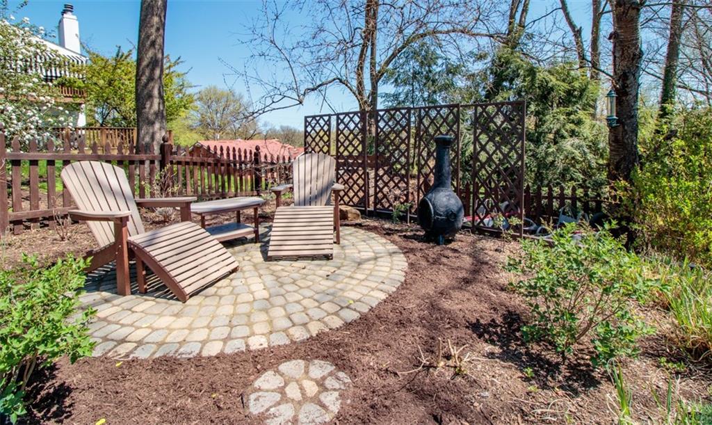 20 Alexander Place Pittsburgh, PA 15243 - Photo 23 of 25 a view of outdoor space with seating space