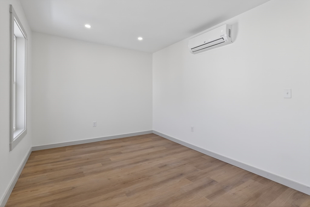 79 Fox Street Worcester, MA 01604 - Photo 14 of 19