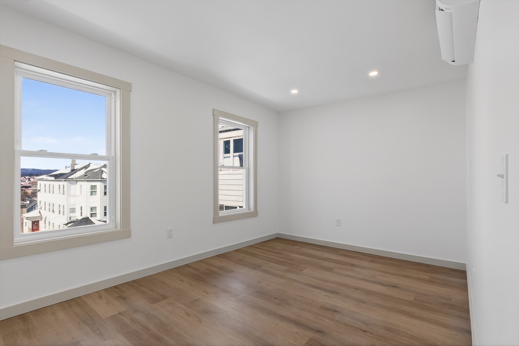 79 Fox Street Worcester, MA 01604 - Photo 15 of 19