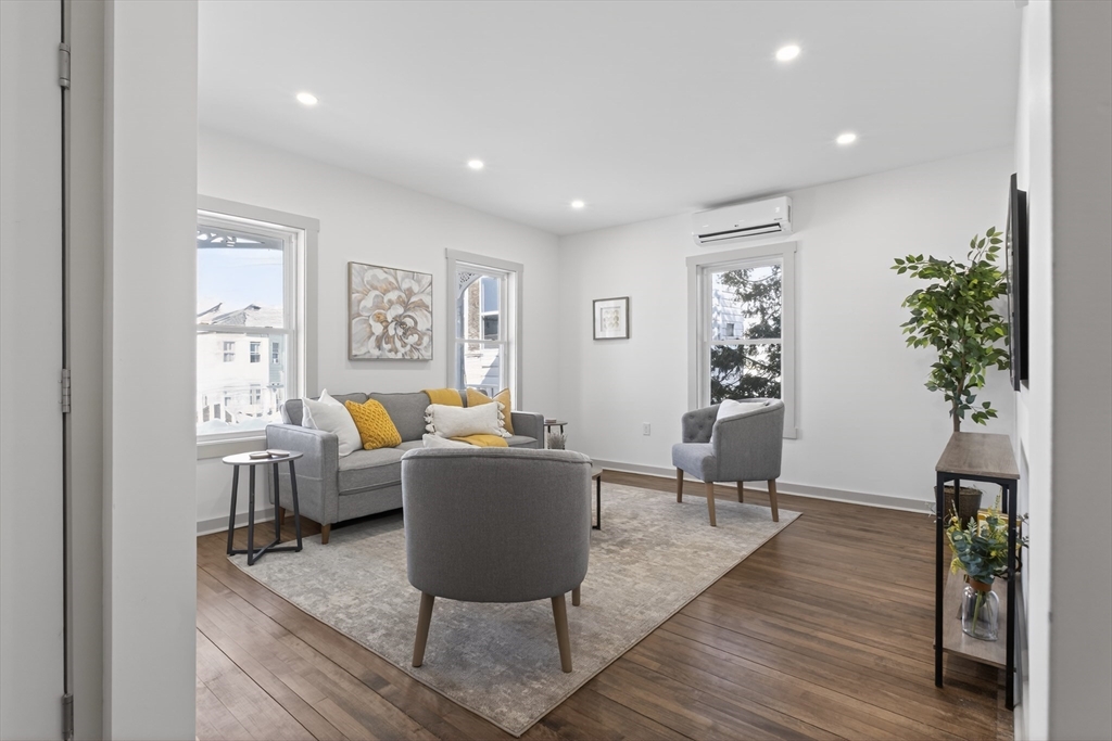 79 Fox Street Worcester, MA 01604 - Photo 4 of 19