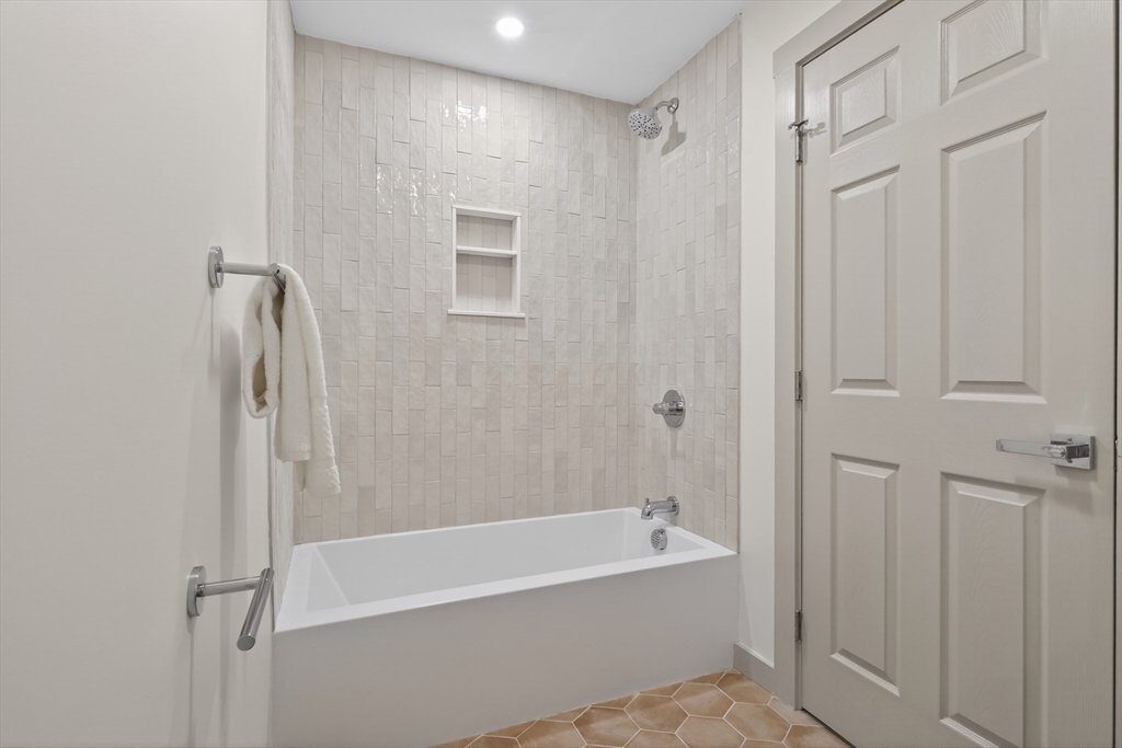 79 Fox Street Worcester, MA 01604 - Photo 7 of 19