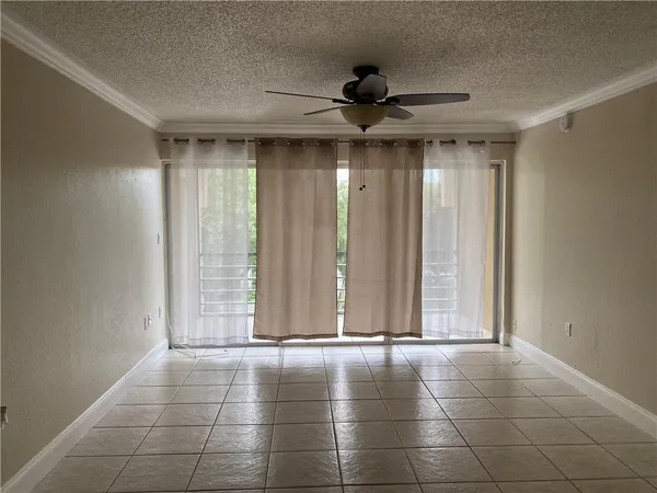 $1,750 | 4235 North University Drive, Unit 301, Sunrise, FL 33351