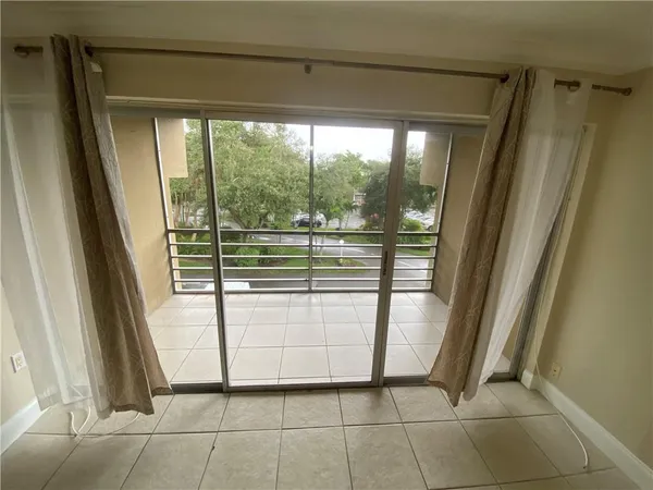 $1,750 | 4235 North University Drive, Unit 301, Sunrise, FL 33351