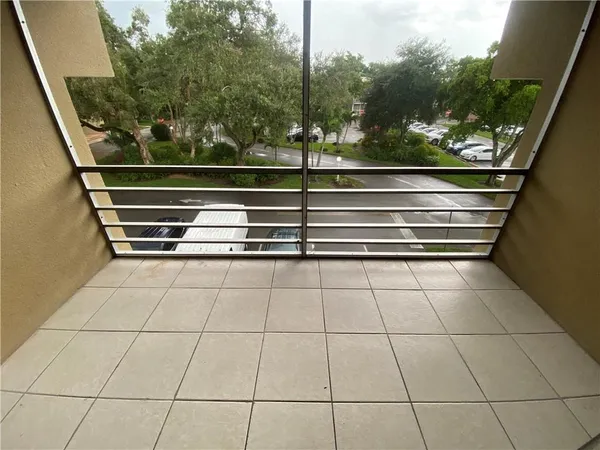 $1,750 | 4235 North University Drive, Unit 301, Sunrise, FL 33351