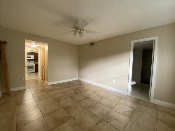 $1,750 | 4235 North University Drive, Unit 301, Sunrise, FL 33351