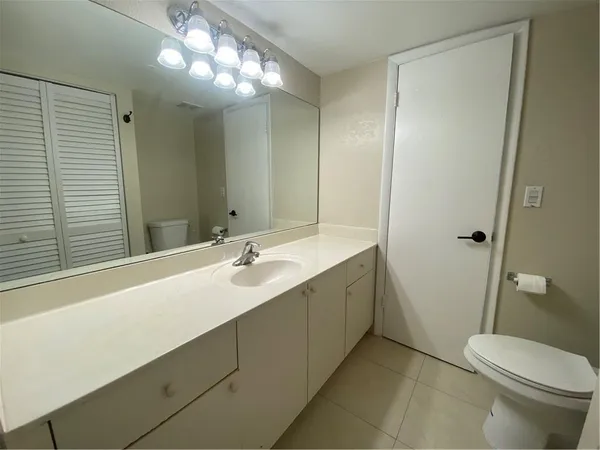 $1,750 | 4235 North University Drive, Unit 301, Sunrise, FL 33351