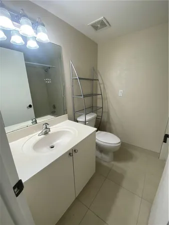 $1,750 | 4235 North University Drive, Unit 301, Sunrise, FL 33351