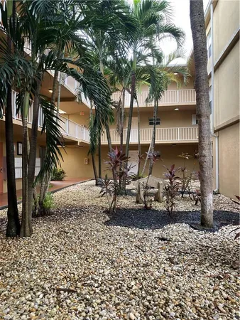 $1,750 | 4235 North University Drive, Unit 301, Sunrise, FL 33351