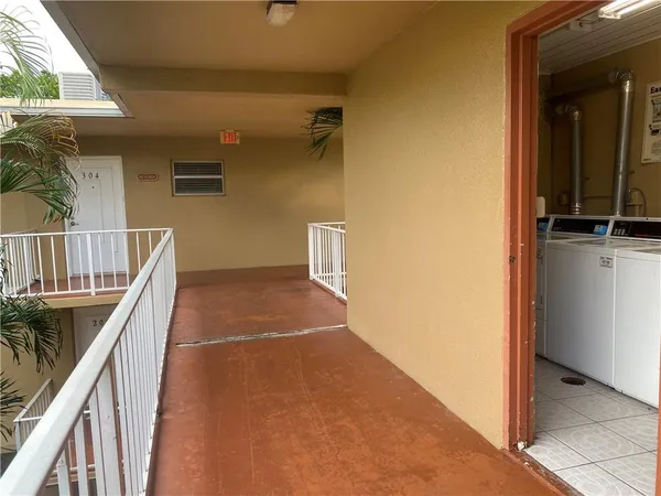$1,750 | 4235 North University Drive, Unit 301, Sunrise, FL 33351
