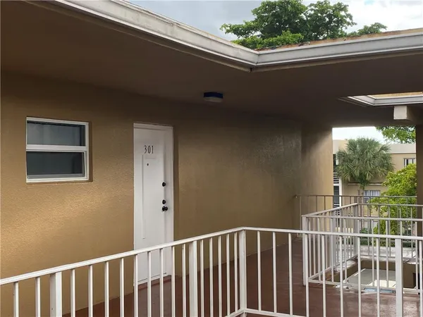 $1,750 | 4235 North University Drive, Unit 301, Sunrise, FL 33351