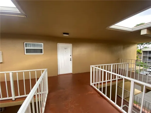 $1,750 | 4235 North University Drive, Unit 301, Sunrise, FL 33351