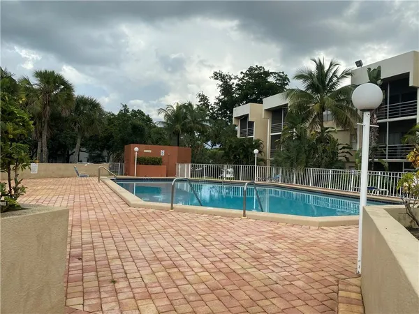 $1,750 | 4235 North University Drive, Unit 301, Sunrise, FL 33351