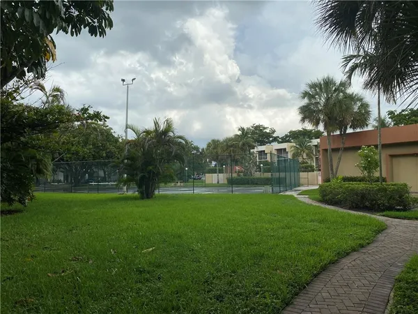 $1,750 | 4235 North University Drive, Unit 301, Sunrise, FL 33351