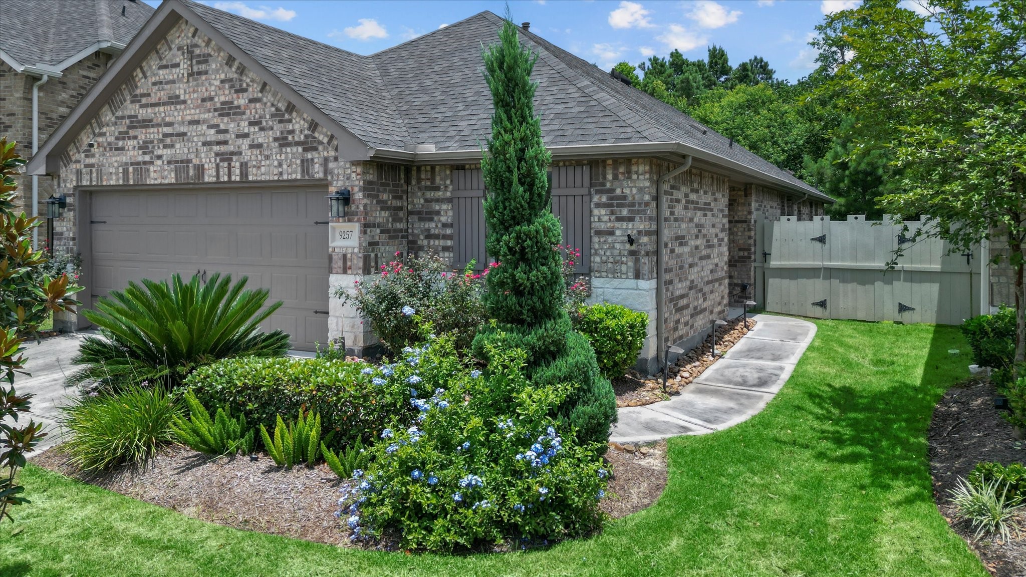 9257 Inland Leather Lane Conroe, TX 77385 - Photo 3 of 39