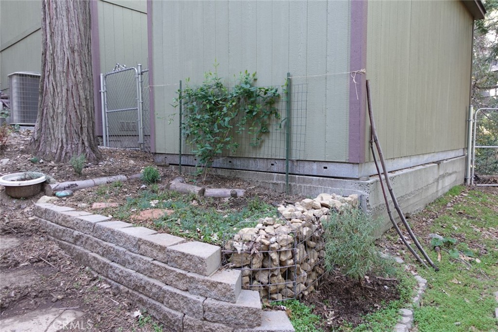 23950 Bowl Road Crestline, CA 92325 - Photo 13 of 71