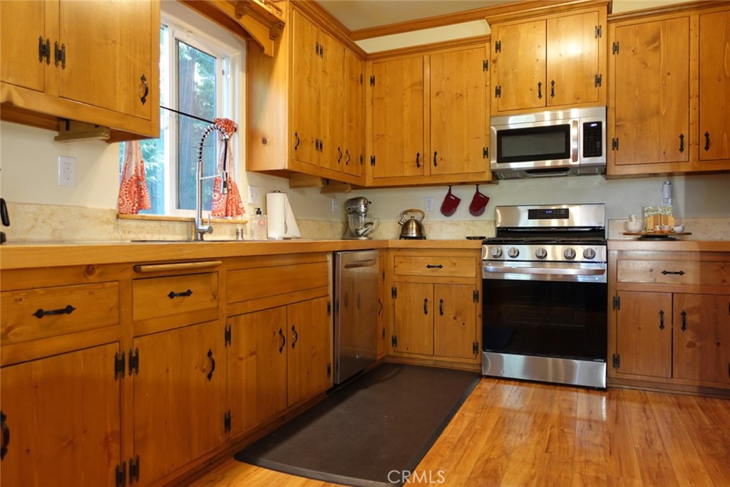 23950 Bowl Road Crestline, CA 92325 - Photo 24 of 71