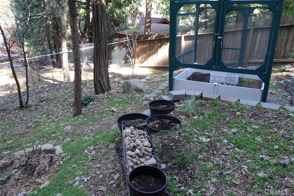 23950 Bowl Road Crestline, CA 92325 - Photo 10 of 71