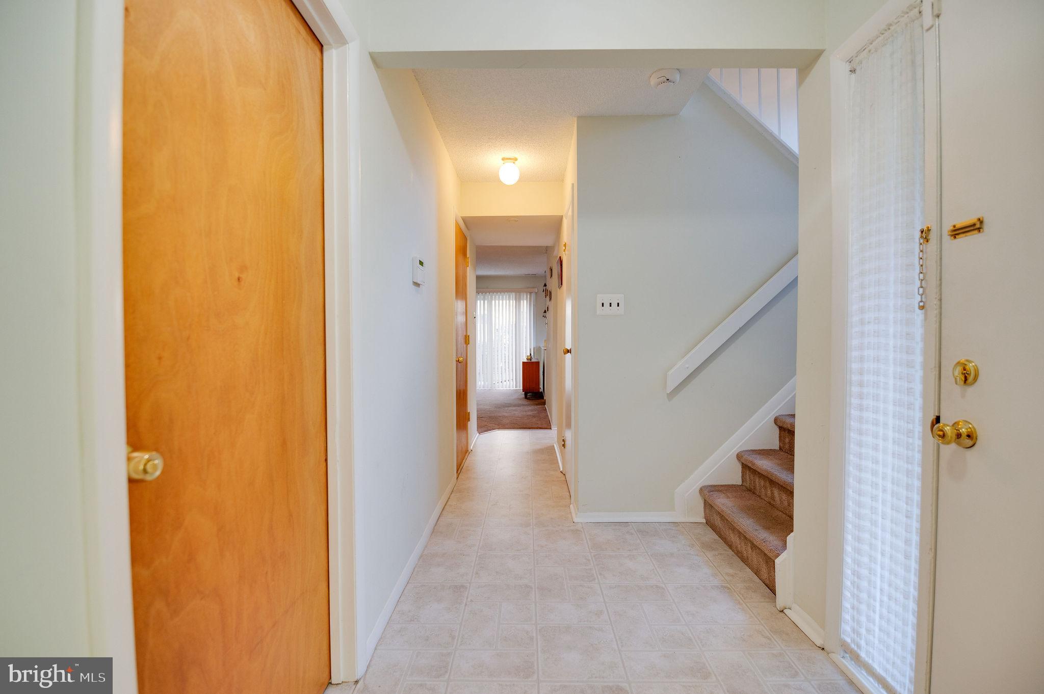 21 Alexander Court Voorhees, NJ 08043 - Photo 11 of 31 Foyer