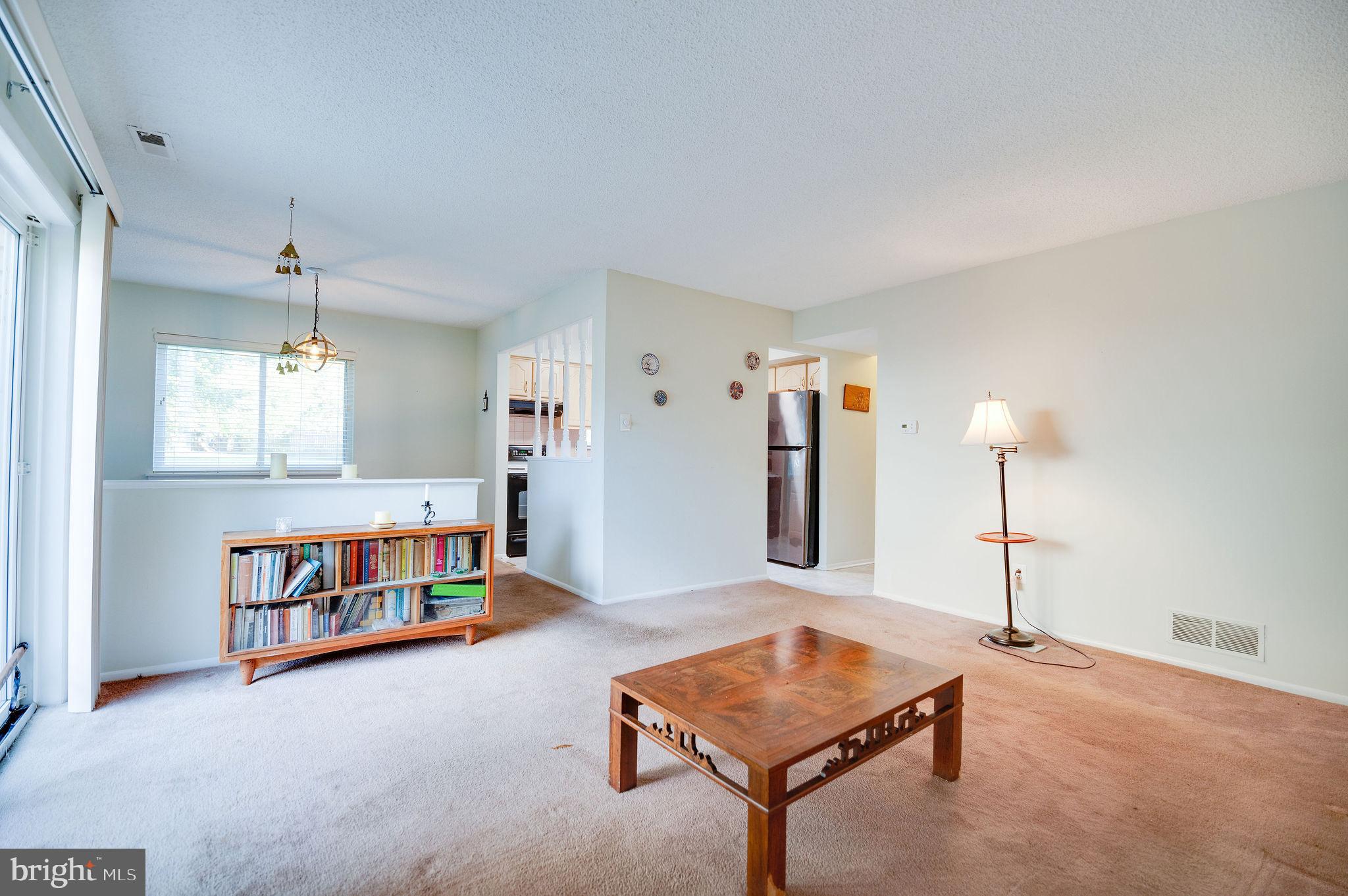 21 Alexander Court Voorhees, NJ 08043 - Photo 5 of 31 Living Room