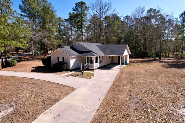 $235,000 | 10 Sherwood Street, Kingstree, SC 29556