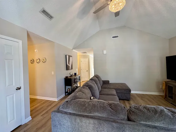 $235,000 | 10 Sherwood Street, Kingstree, SC 29556