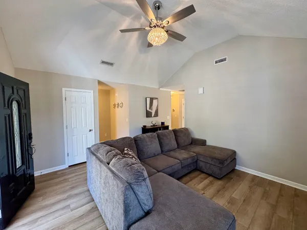 $235,000 | 10 Sherwood Street, Kingstree, SC 29556