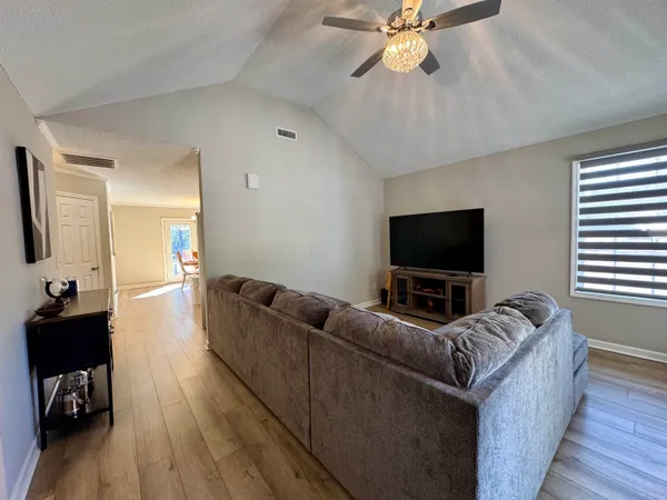 $235,000 | 10 Sherwood Street, Kingstree, SC 29556